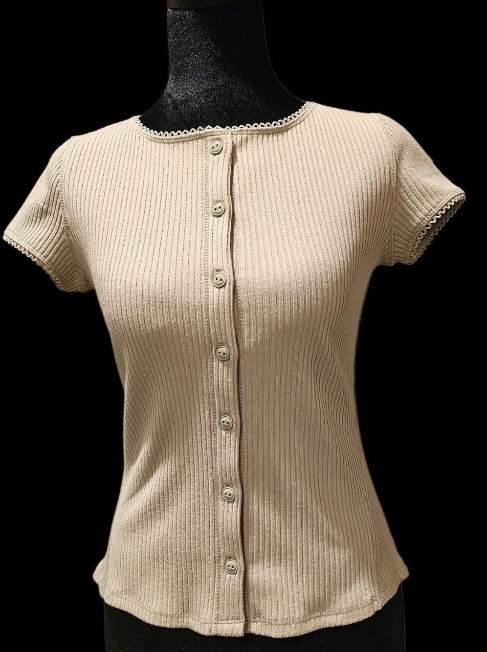 ✨️💕NWT- Light Mint/Olive Ribbed Short-Sleeve Button-Front Top
